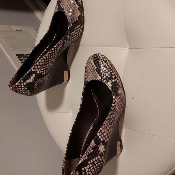 Shoes - Picture 2 of 2